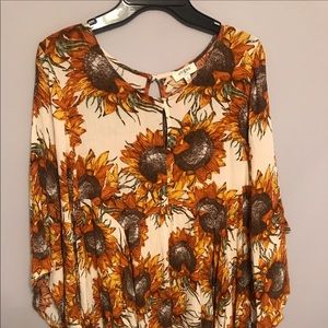 Sunflower top size small